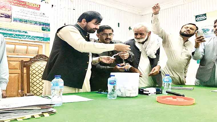 میانوالی میں لیزر لینڈ لیولرز کی قرعہ اندازی کا عمل مکمل