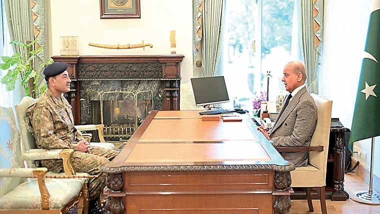 اسلام آباد : تاریخ ساز مذاکرات کی تیاریاں مکمل، عالمی رہنمائوں کے وزیر اعظم کو فون : شہباز شریف سے فیلڈ مارشل عاصم منیر کی ملاقات 
