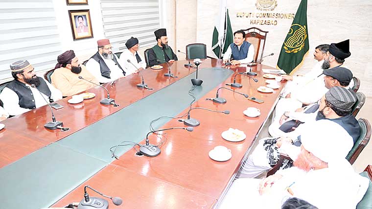  پاکستان جنگ کا حامی نہیں ، امن پسند قوم ہیں :عبد الرزاق 