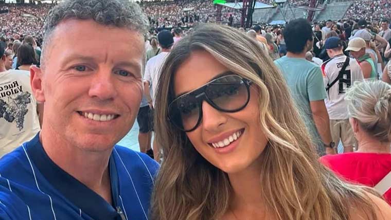 پیٹر سڈل کو خاتون  دوست نے بھی چاچا کہہ دیا 