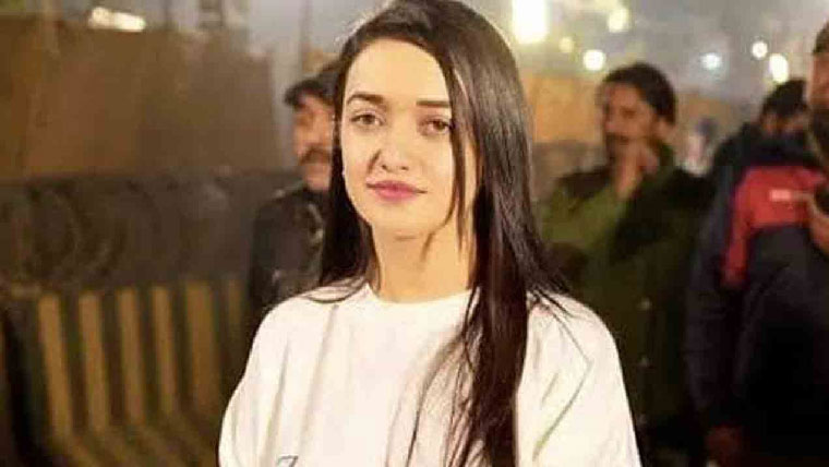 صنم جاوید کو پیش نہ کرنے پرشوکاز