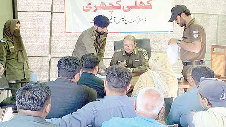 ڈی پی او نے شہریوں کے مسائل سنے ،حل کے احکامات 