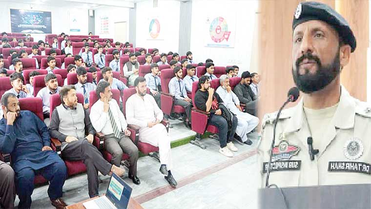  وزیر آ باد :طلبہ میں ٹریفک قوانین کی آگاہی کیلئے سیمینار 