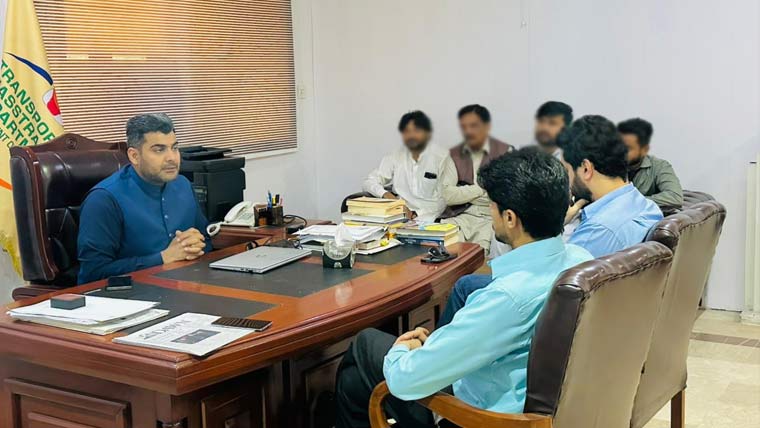  ٹرانسپورٹرزکرایوں میں واضح کمی یقینی بنائیں،سیکرٹری آر ٹی اے 
