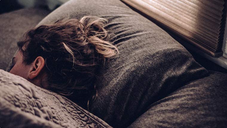 بہت کم یا زیادہ نیند دماغی صحت کیلئے تباہ کن قرار