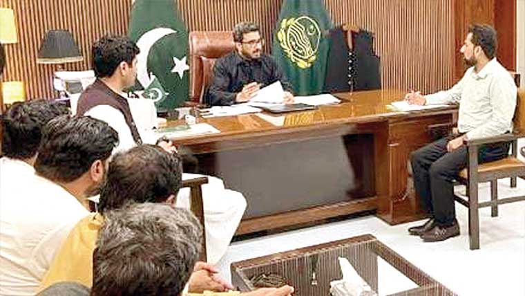 پٹرول سستا،ٹرانسپورٹرز کو ریلیف عوام تک پہنچانے کا حکم