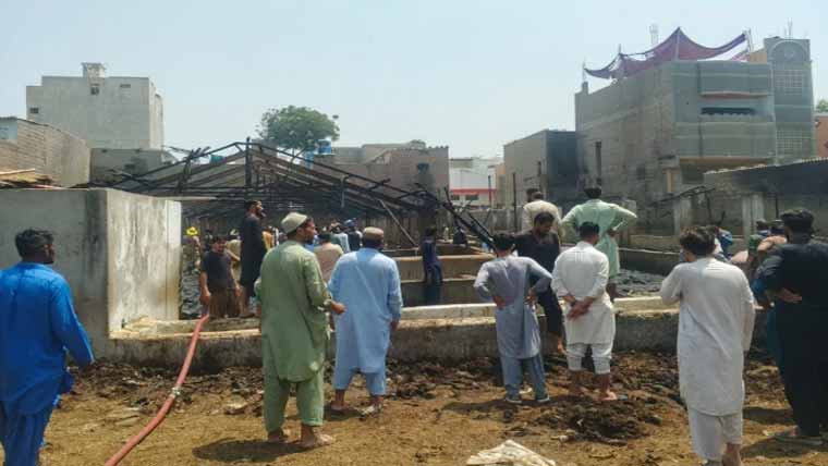 لانڈھی  شیر  پاؤ کالونی  کے  قریب  باڑے  میں  آتشزدگی،لاکھوں  روپے  کی 8بھینسیں  ہلاک