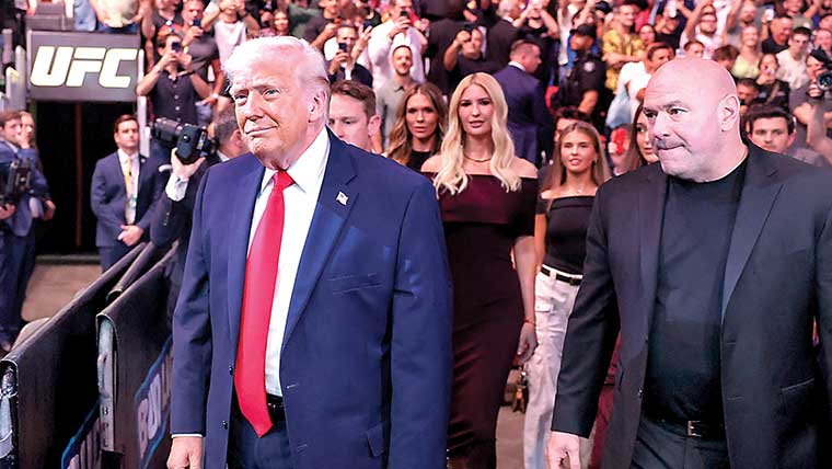 اسلام آبادمذاکرات کے دوران ٹرمپ  میامی میں یو ایف سی مقابلہ دیکھتے رہے