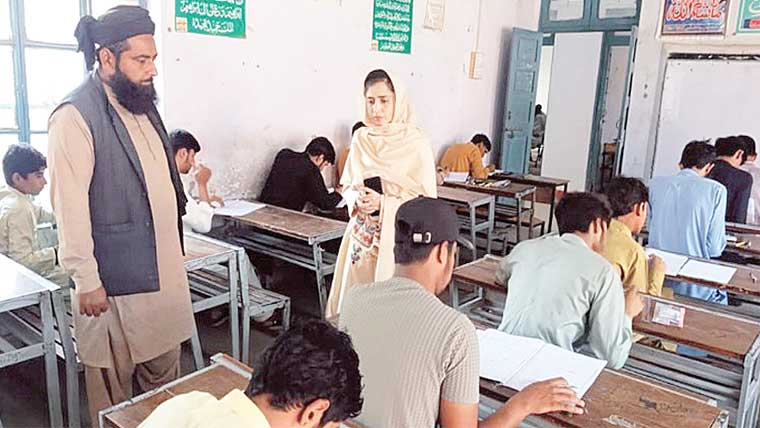 میٹرک امتحانات، اسسٹنٹ کمشنر  کمالیہ کے امتحانی مراکز کے دورے