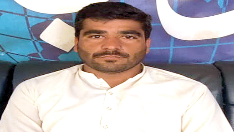 پٹواری پر چالیس لاکھ ہتھیانے کا الزام، متاثرہ شہری کا احتجاج