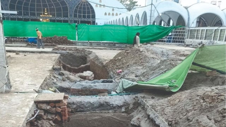 داتا دربار کے سامنے پناہ گاہ توسیعی منصوبے کی نذر