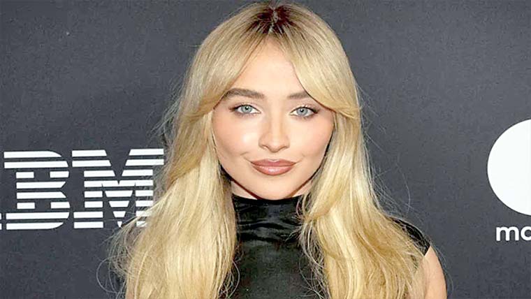 سبرینا کارپینٹر نے عربی مداحوں سے معافی مانگ لی