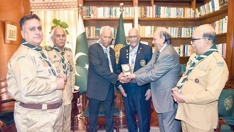 نوجوانوں کو مثبت سرگرمیوں کی جانب راغب کرناناگزیر،گورنر