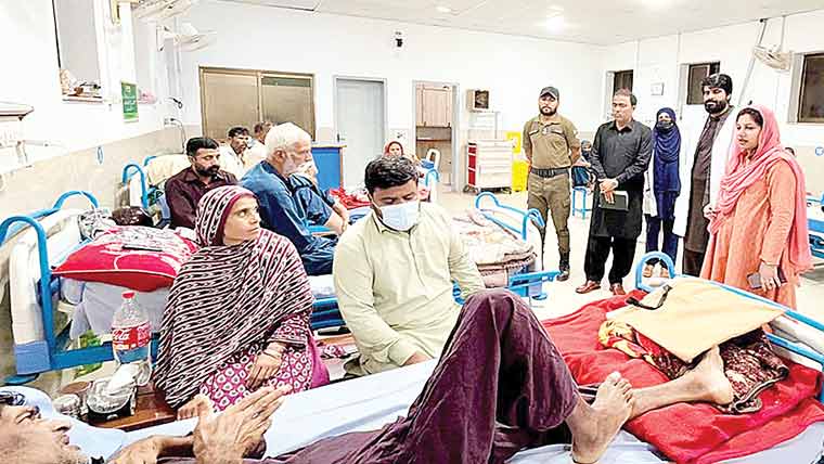  ڈپٹی کمشنر کاڈی ایچ کیو ہسپتال اور امتحانی سنٹر کا دورہ