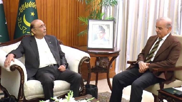  وزیراعظم کی صدر کو امریکا، ایران مذاکرات پر بریفنگ