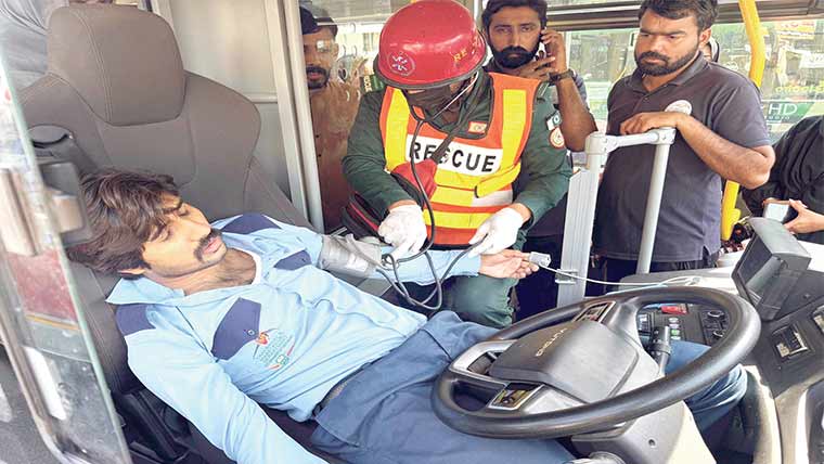 ریسکیو 1122 سرگودھا کی مہارت سے بڑا حادثہ ٹل گیا 