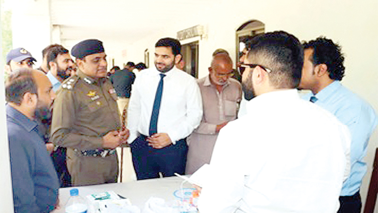 پولیس لائنز ملتان میں مفت  سکریننگ ومیڈیکل کیمپ 