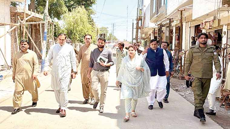 ڈپٹی کمشنر کا انسداد پولیو مہم اور صفائی و ترقیاتی کاموں کاجائزہ