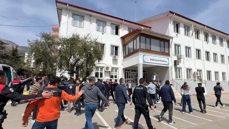 ترکیہ :13 سالہ طالبعلم کی سکول  میں فائرنگ،9افراد ہلاک