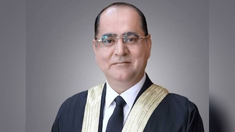 اسلام آباد میں ایک درخت کاٹنا بھی توہین عدالت، افسروں کو سزا دینگے : جسٹس خادم سومرو 