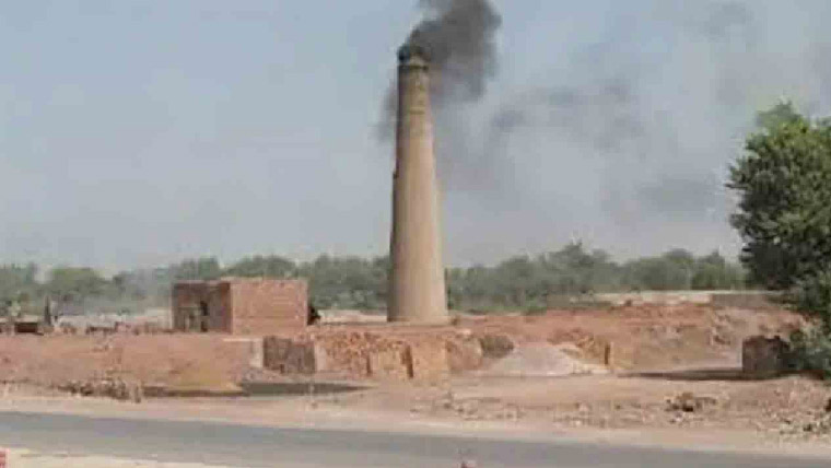 افعانوں کو غیر قانونی رہائش دینے  پر بھٹہ مالک کیخلاف کارروا ئی 