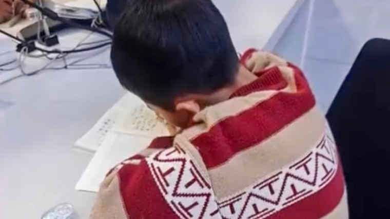  ہوم ورک میں سستی، بیٹے کو ماں پولیس سٹیشن لے گئی