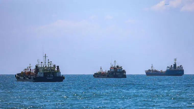 امریکا نے روسی تیل کی خرید و فروخت  پر پابندیاں مزید ایک مہینے کیلئے ہٹا دیں