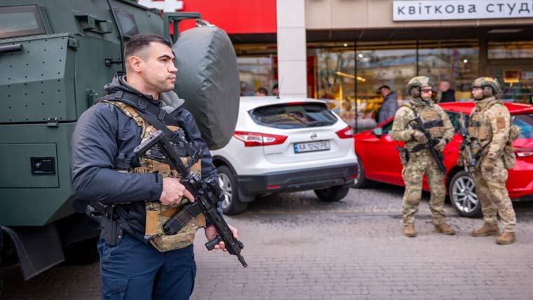  یوکرینی دار الحکومت میں فائرنگ  حملہ آور سمیت6افراد ہلاک