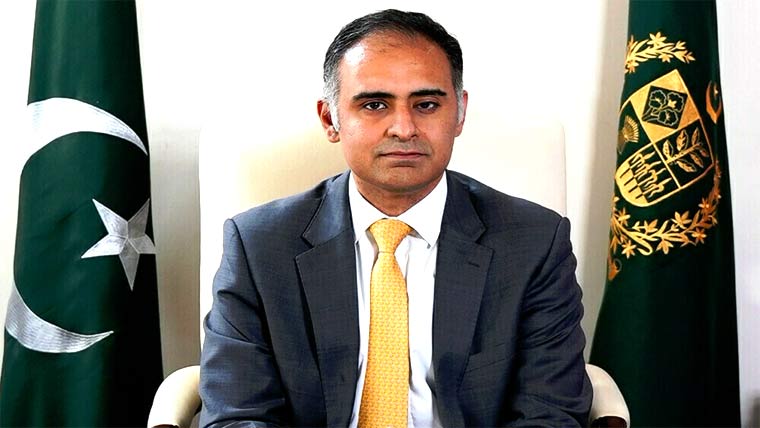 پٹرول کی قیمتوں میں اگلے جمعہ کمی کا فیصلہ کیا جائیگا:وزیرمملکت خزانہ