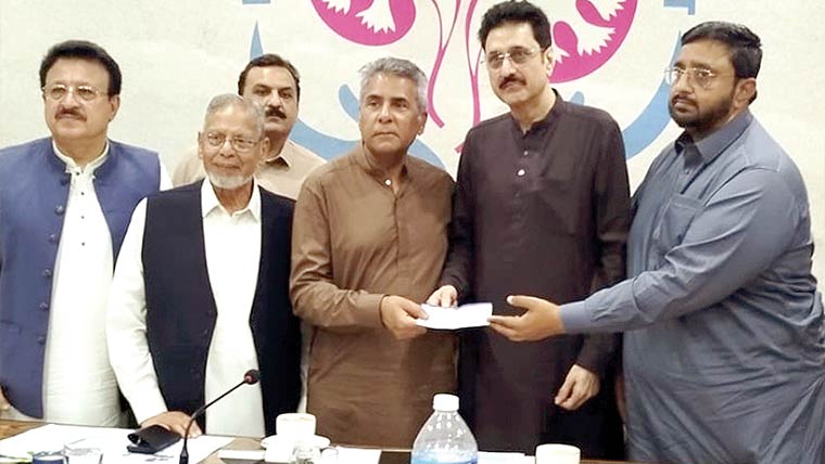  کڈنی سنٹرگجرات کے بورڈ آف  گورنر کا اجلاس ،عطیات پیش 