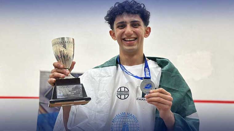اذان علی خان نے نیشنل جونیئر  سکواش چیمپئن شپ جیت لی 