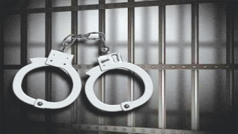 تین اسٹریٹ کرمنلز گرفتار