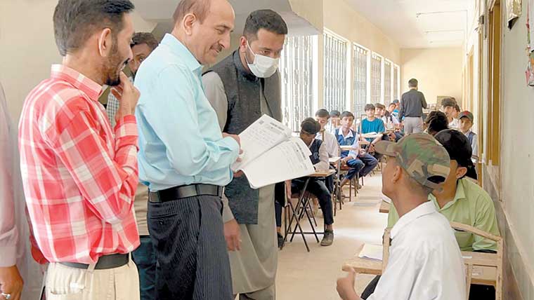 اسماعیل راہو کے امتحانی مراکز کے دورے ،نقل کا مواد برآمد