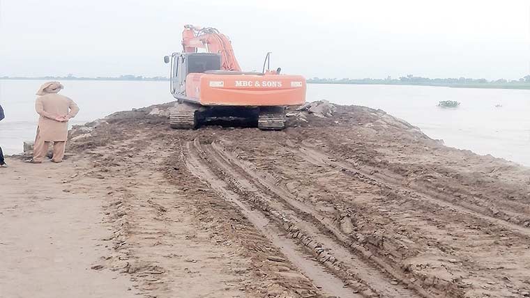 چناب کے بیلہ میں حفاظتی بند کی تعمیر، اراضی متاثر، معاوضہ نہ ملنے پر زمینداروں کا احتجاج