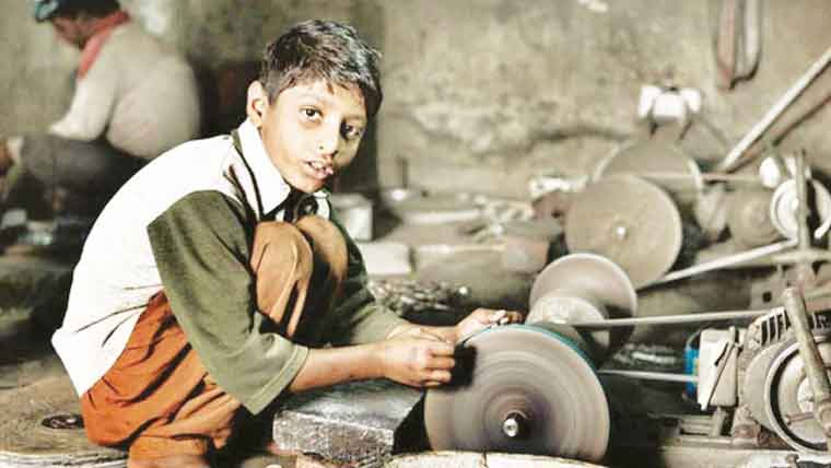 چائلڈ لیبر : 60لاکھ بچے مختلف شعبوں میں کام کرنے مجبور 