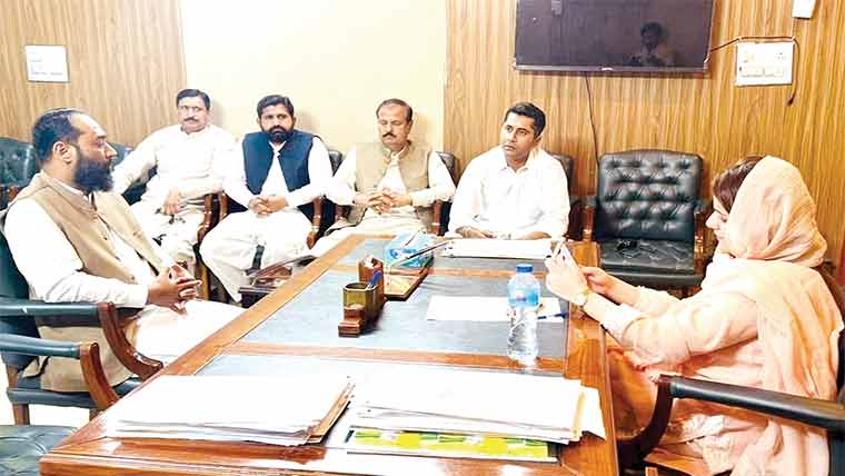 جیل روڈ شاہ پور صدرعرصہ دراز سے ٹوٹ پھوٹ کا شکار 