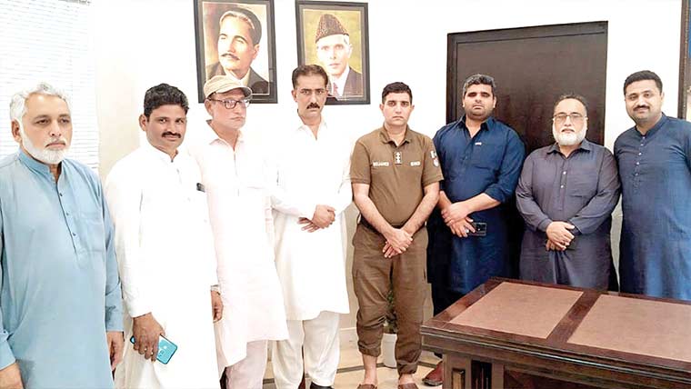 مغلیہ تنظیم کے وفد کی ایس ایچ او  تھانہ علی پورچٹھہ سے ملاقات 