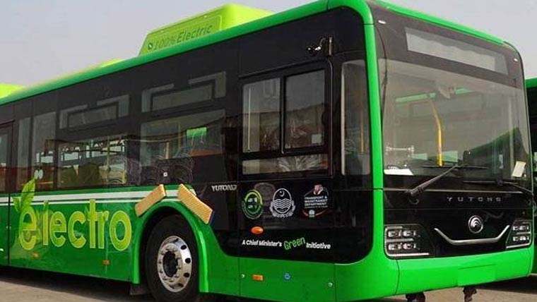 2 روٹس پرچلنے والی الیکٹرک بسیں خراب 