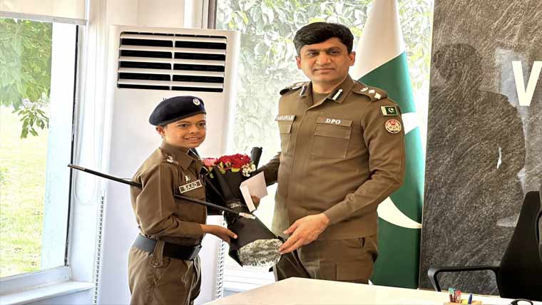  پولیس افسر بننے کے خواہشمند  بچے کو ڈی پی او نے بلا لیا 