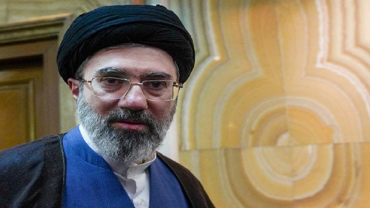 مجتبیٰ خامنہ ای نے فیصلہ سازی کے اختیارات جنرلز کو دیدئیے