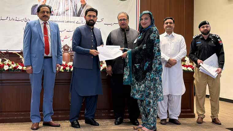 پختونخوا:محکمہ جیل خانہ جات میں پہلی مرتبہ خواجہ سرا وارڈن تعینات