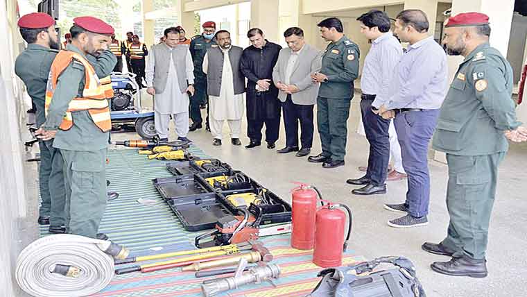 سیالکوٹ چیمبر کے وفد کا سنٹرل ریسکیو  1122سٹیشن کچہری روڈکا دورہ