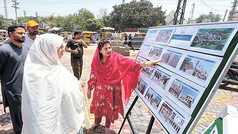کمشنرمسرت جبیں کا چنیوٹ کا پہلا دورہ،منصوبوں کا جائزہ