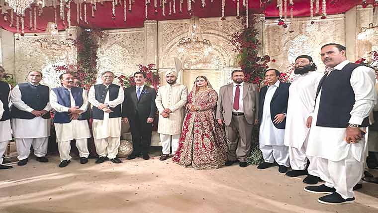  سابق چیف جسٹس قاسم خان  کی صاحبزادی کی شادی اہم شخصیات کی شرکت 