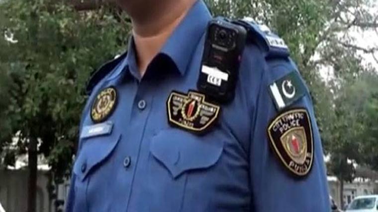 خوشاب ٹریفک پولیس کو باڈی  کیمرے فراہم کر دئیے گئے 