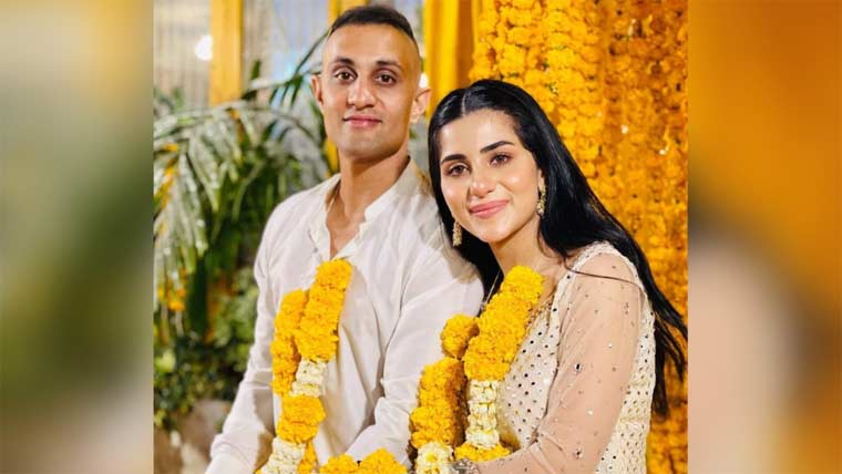 خوبرو اداکارہ سوہائے علی ابڑو اور  شوہر کے درمیان علیحدگی کی افواہیں