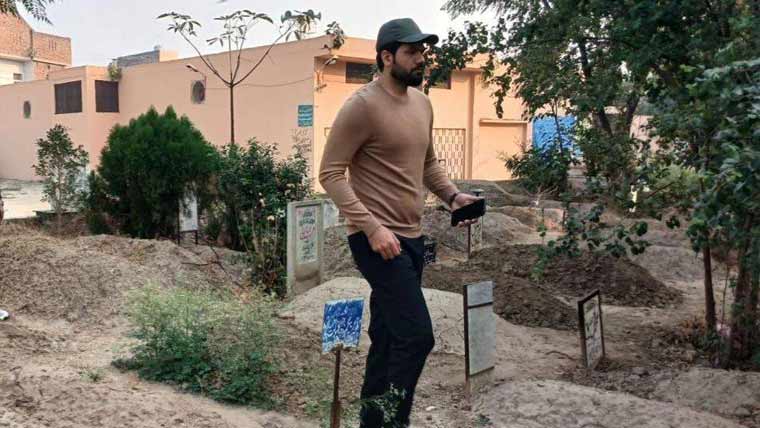 پیر مٹھا قبرستان میں مسائل جلد حل ہونگے :اے سی وزیر آ باد 