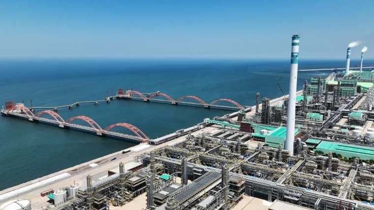  امریکا نے چینی کمپنی پر ایرانی تیل خریدنے پر پابندی لگا دی 