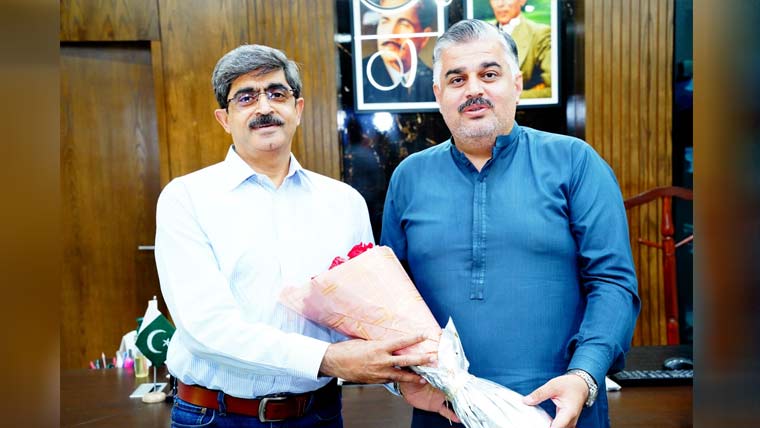 ترقیاتی منصوبوں پر کام تیز کرنے ، معیاری میٹریل کی ہدایت