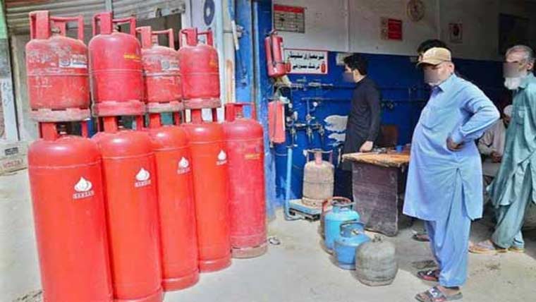 ایل پی جی کی سرکاری نرخ کی  بجائے زائد قیمتوں پر فروخت 